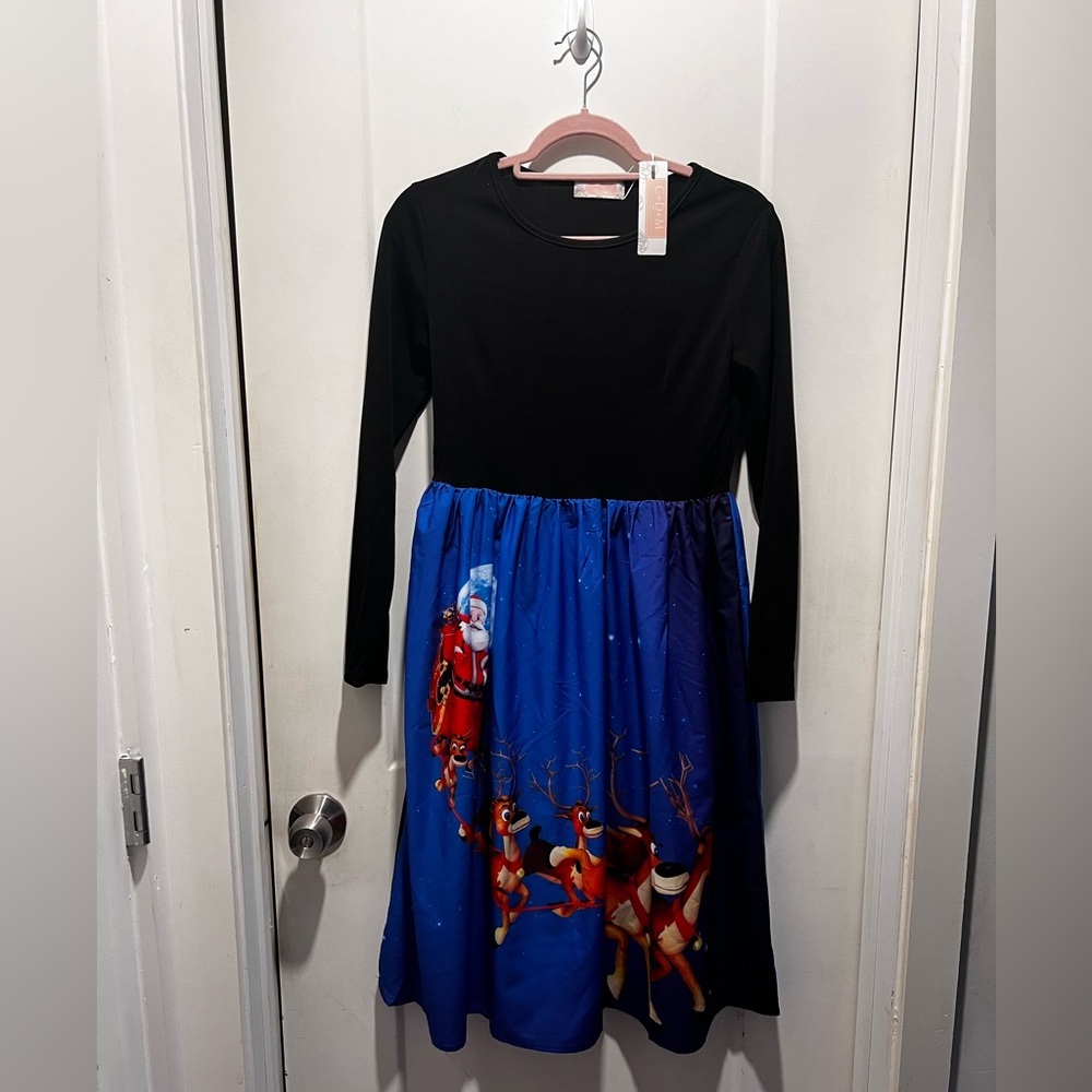 NWT Christmas dress! Size small. Cute holiday fun! Vintage vibes but modern chic